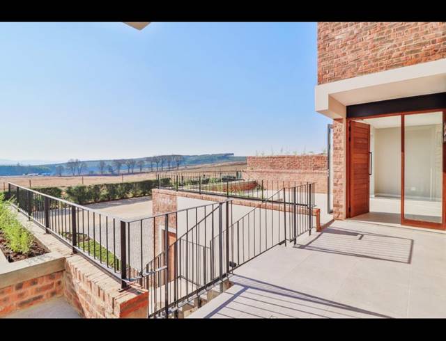 3 BEDROOM TOWNHOUSE FOR SALE IN LEONARD